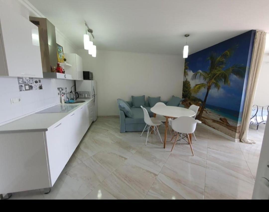 Paradise Apartment Batumi Exterior foto